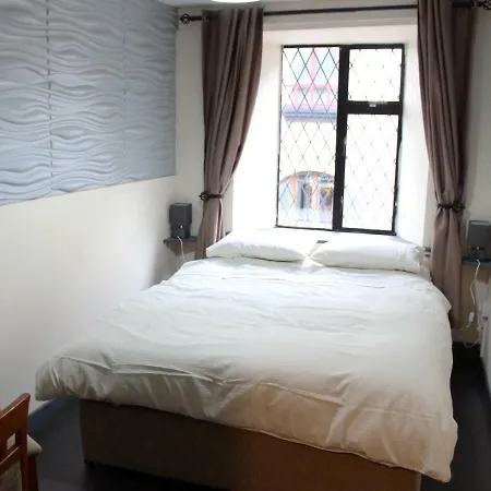 Donegal Lodgings - Apt 3 - Br En-suite 公寓